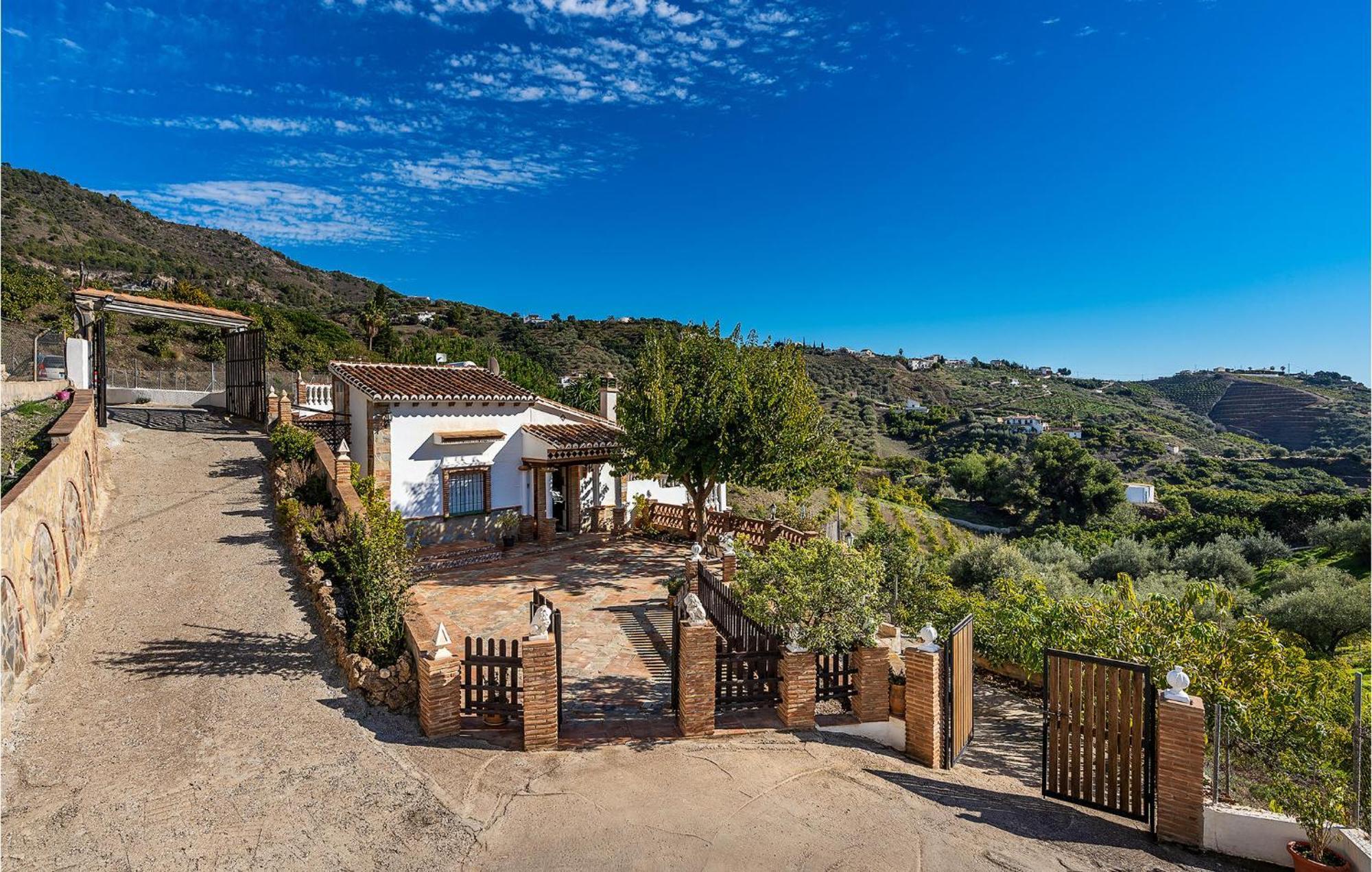 Amazing Home In Frigiliana With Kitchen Exterior foto
